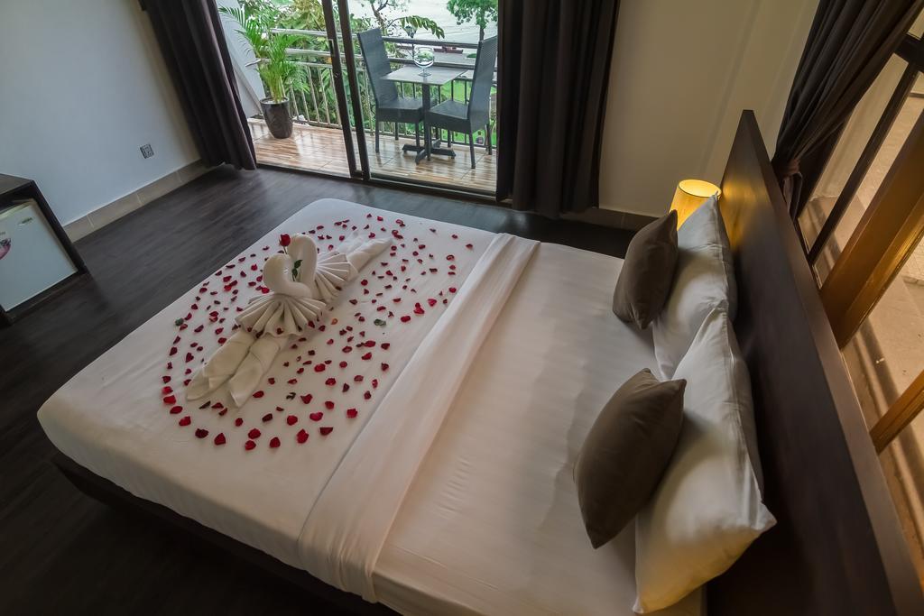 Adore Riverside Hotel Phnom Penh Ngoại thất bức ảnh
