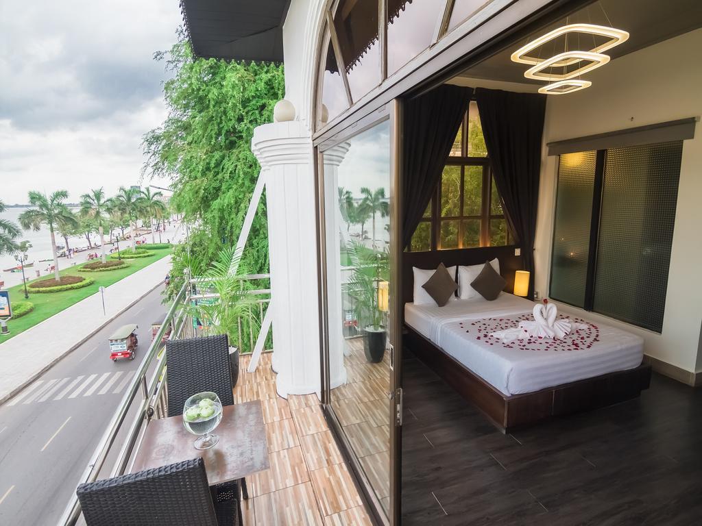 Adore Riverside Hotel Phnom Penh Ngoại thất bức ảnh