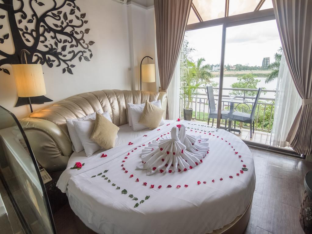 Adore Riverside Hotel Phnom Penh Ngoại thất bức ảnh