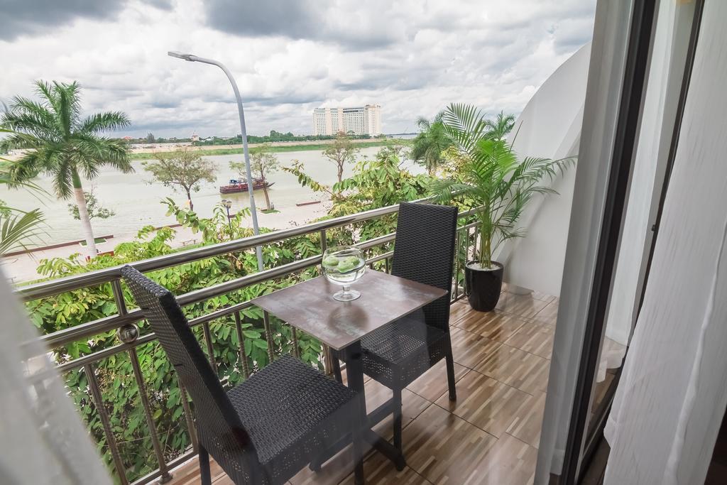 Adore Riverside Hotel Phnom Penh Ngoại thất bức ảnh