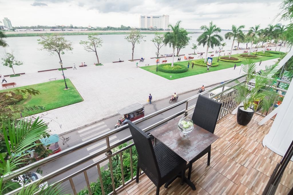 Adore Riverside Hotel Phnom Penh Ngoại thất bức ảnh